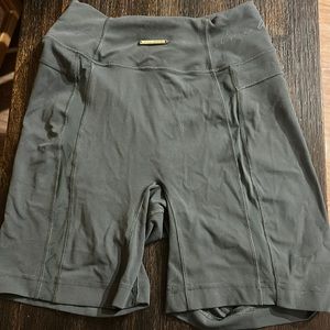 Whitney’s Simmons 2nd collection